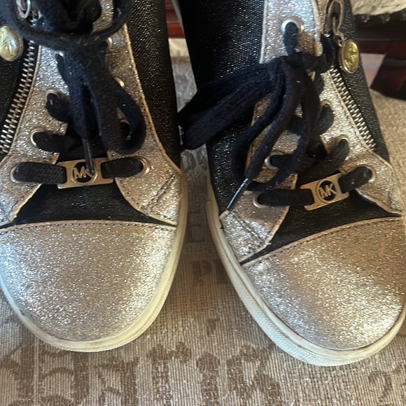 mk tennis - Picture 3 of 4